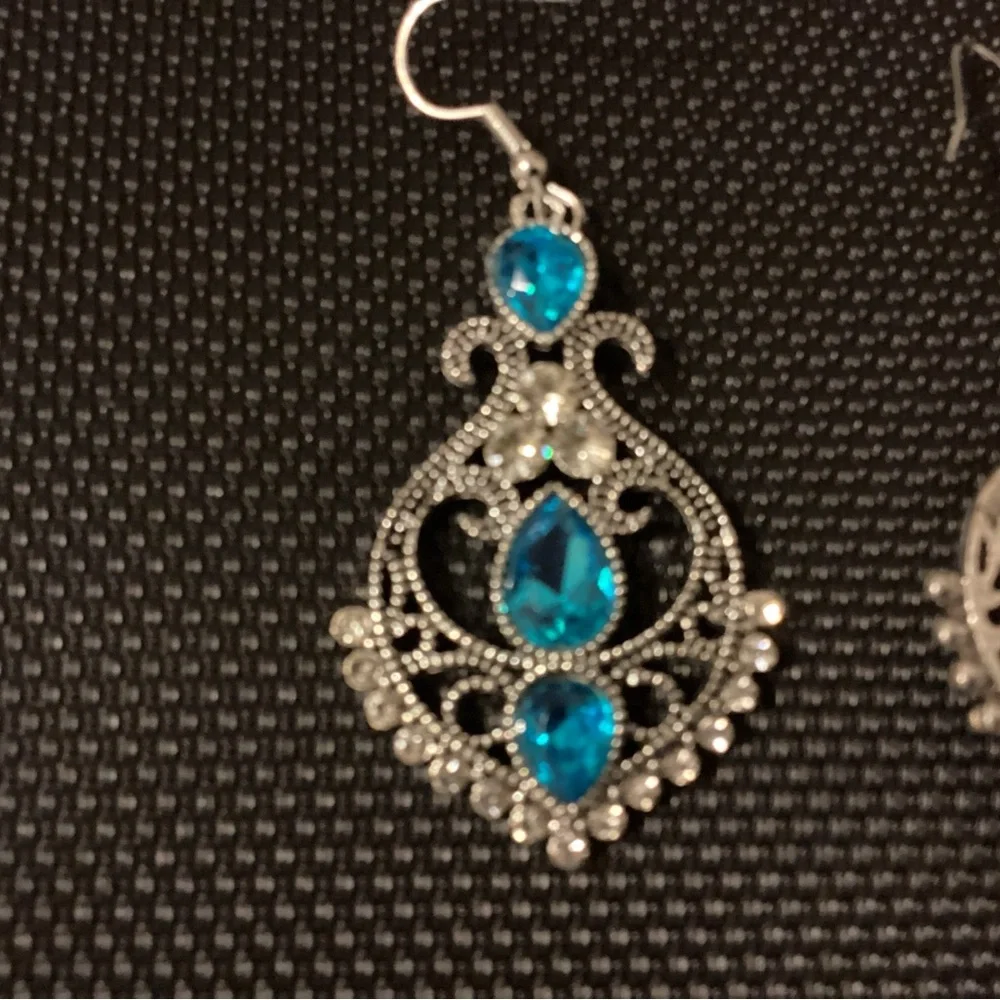 Vintage Silver and Blue Chandelier Earrings - Picture 3 of 4